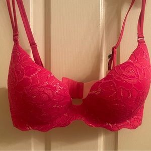 NWT Victoria’s Secret Pink Lace 34D